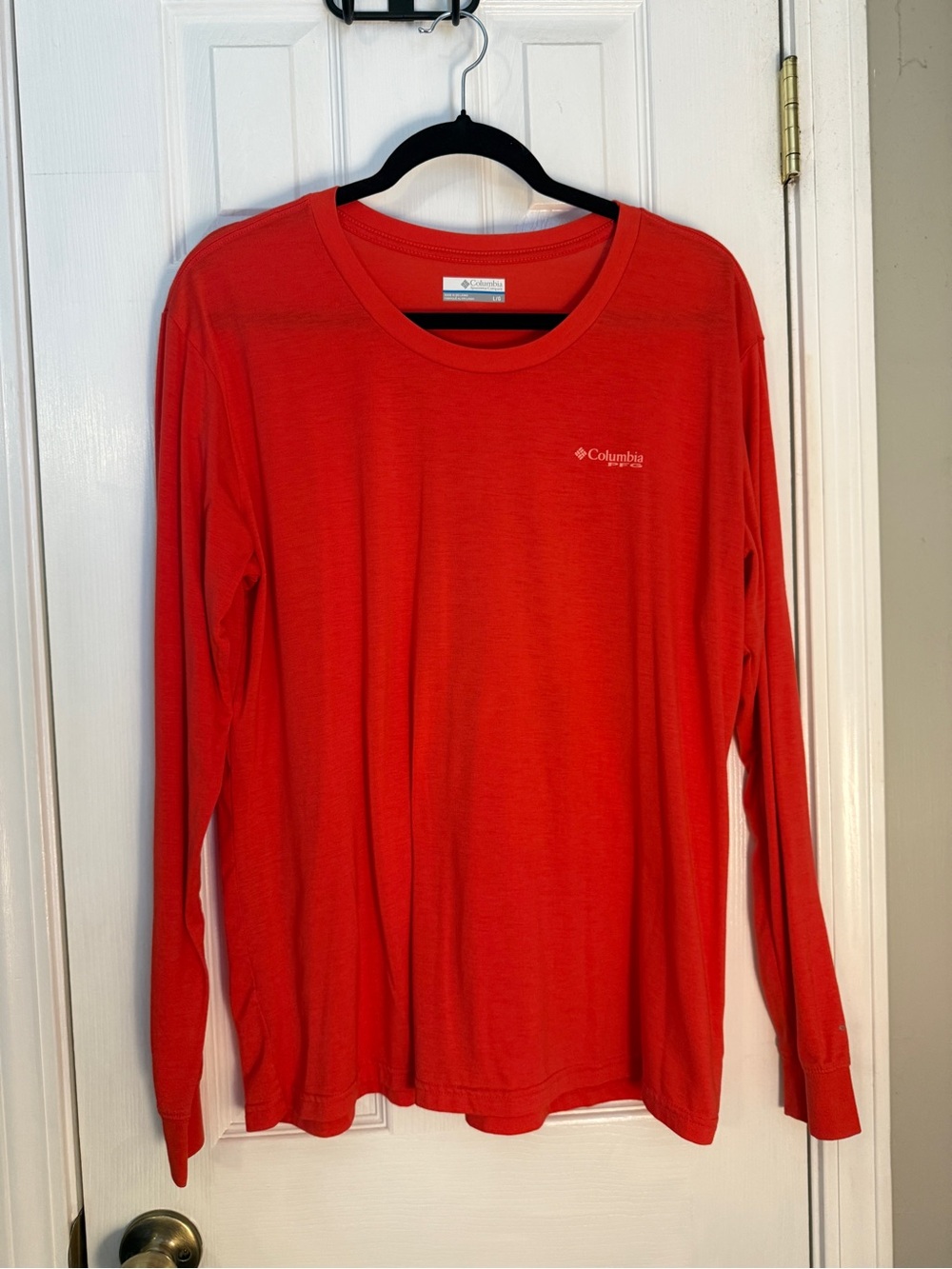 Women’s Columbia PFG shirt - large